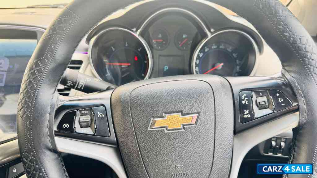 White Chevrolet Cruze AUTOMATIC DIESEL