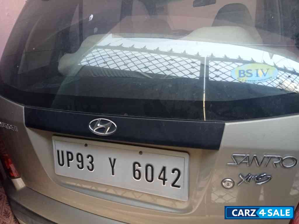 Goldish Colour Hyundai Santro Xing