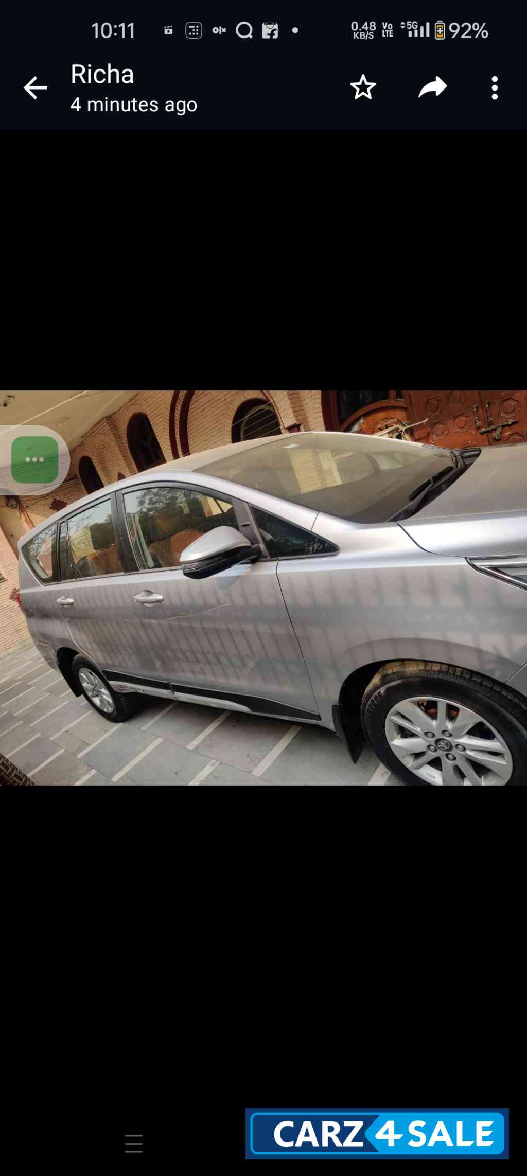 Silver Toyota Innova 2.8gx automatic Silver Toyota Innova 2.8gx automatic