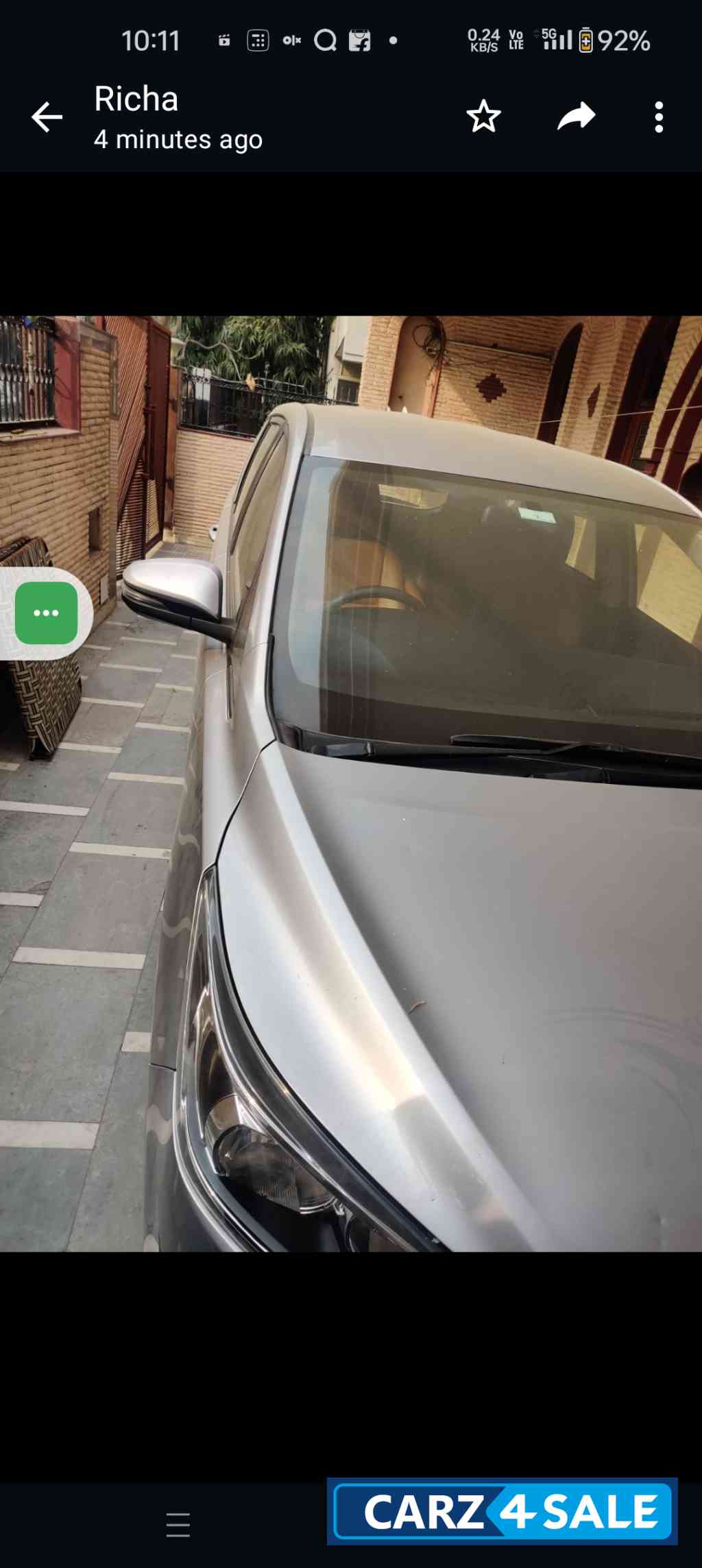 Silver Toyota Innova 2.8gx automatic Silver Toyota Innova 2.8gx automatic