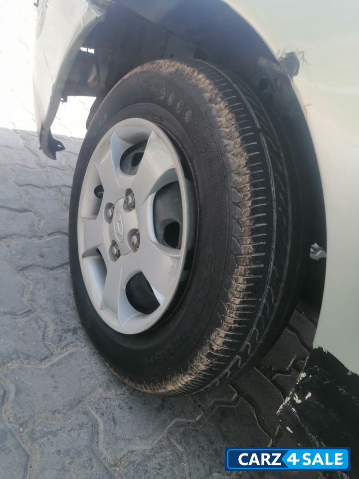 Grey And Black Hyundai Accent Petrol