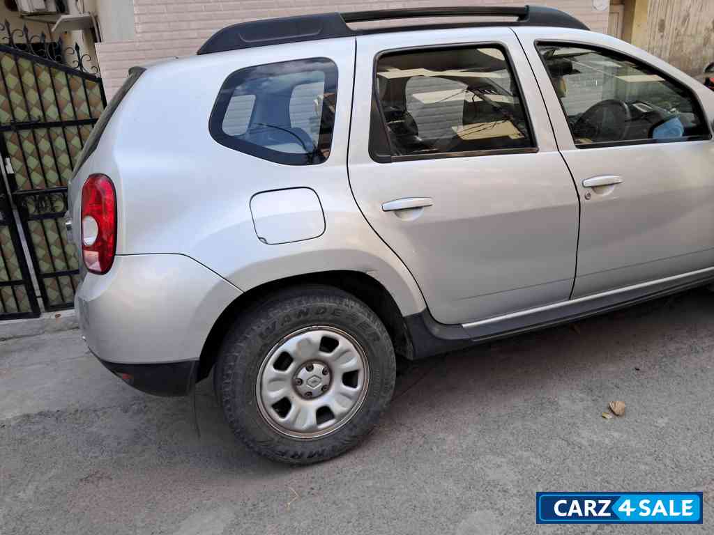 Renault Duster Rxe petrol