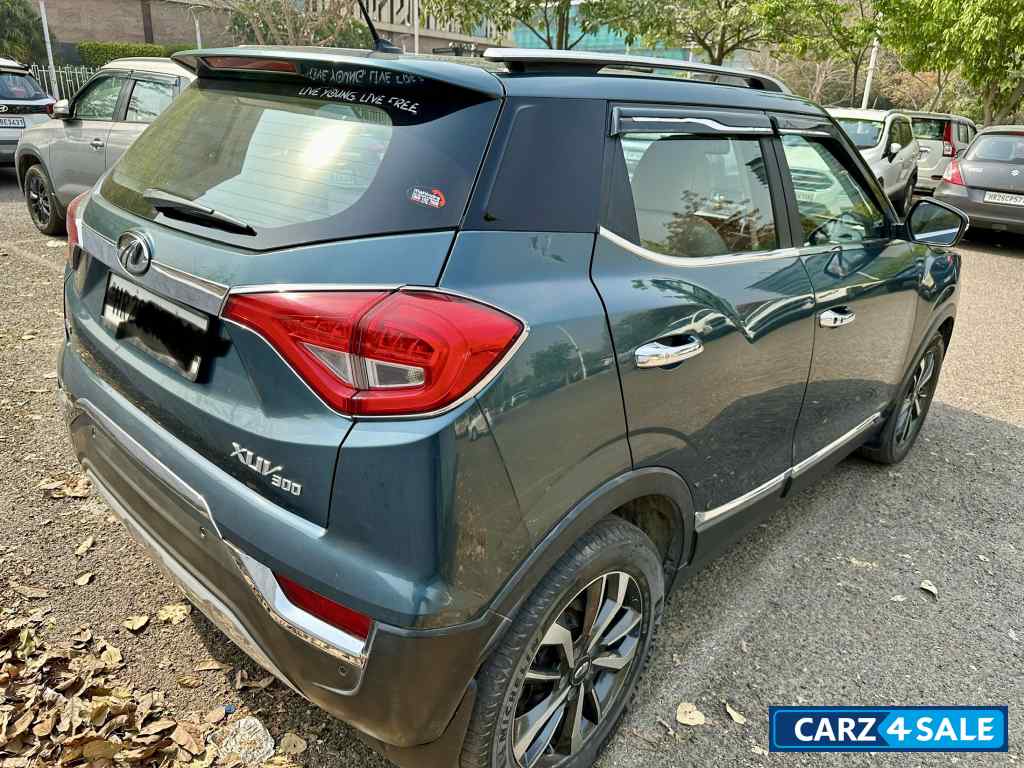 Mahindra XUV300 Diesel W8 (O)