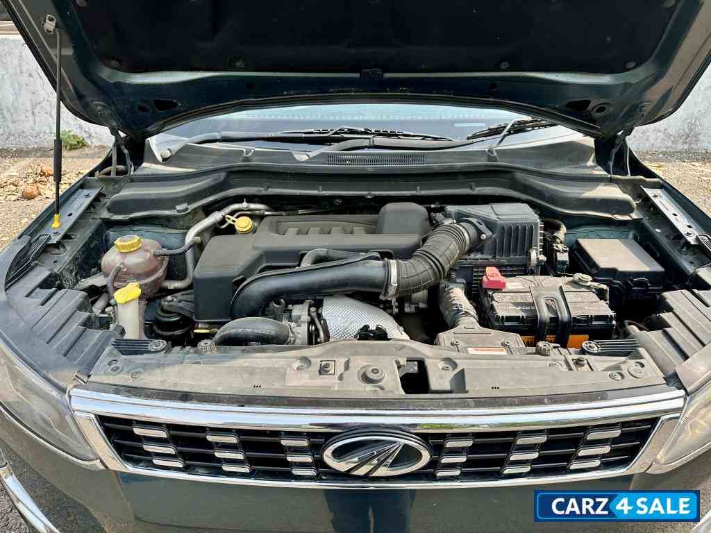 Mahindra XUV300 Diesel W8 (O)