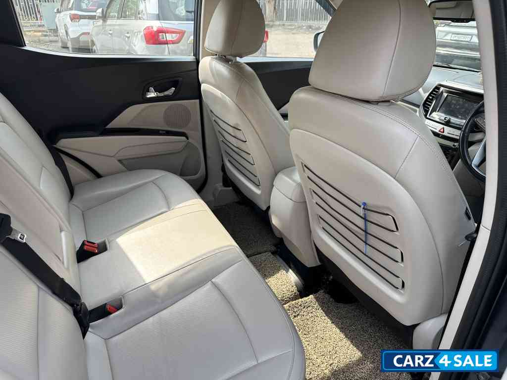 Mahindra XUV300 Diesel W8 (O)