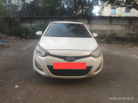 Pearl White Hyundai i20 Type 2