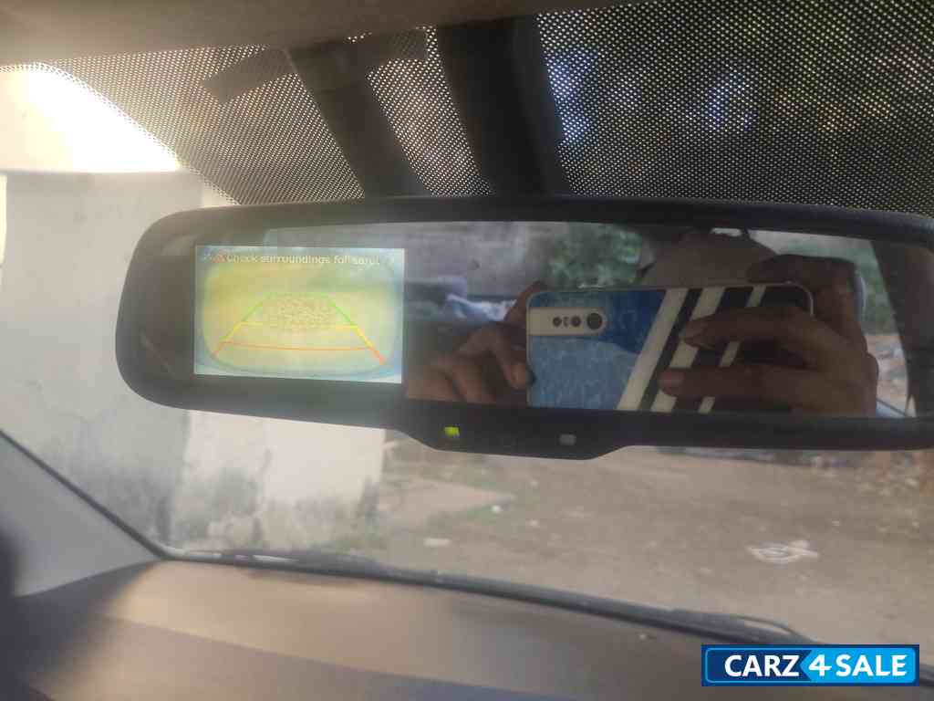 Pearl White Hyundai i20 Type 2