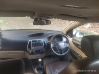 Pearl White Hyundai i20 Type 2