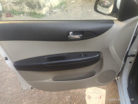 Pearl White Hyundai i20 Type 2