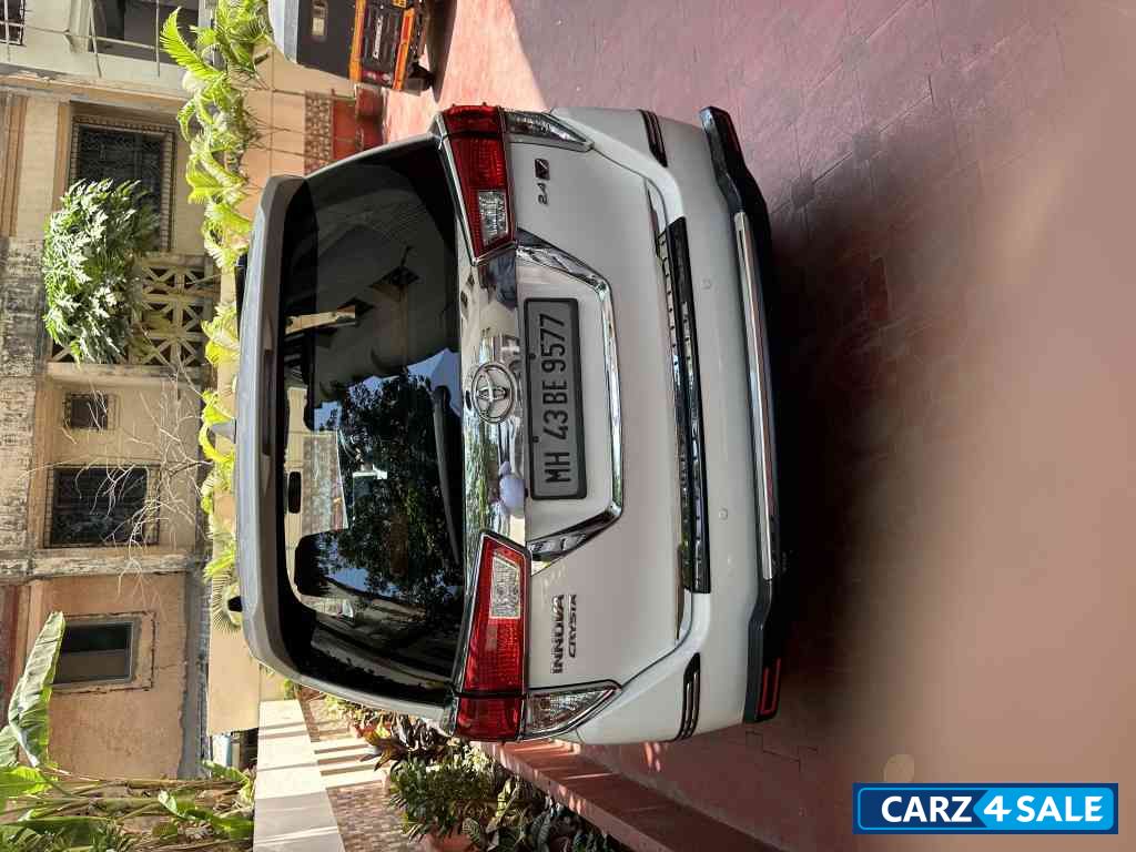 Toyota Innova V Toyota Innova V