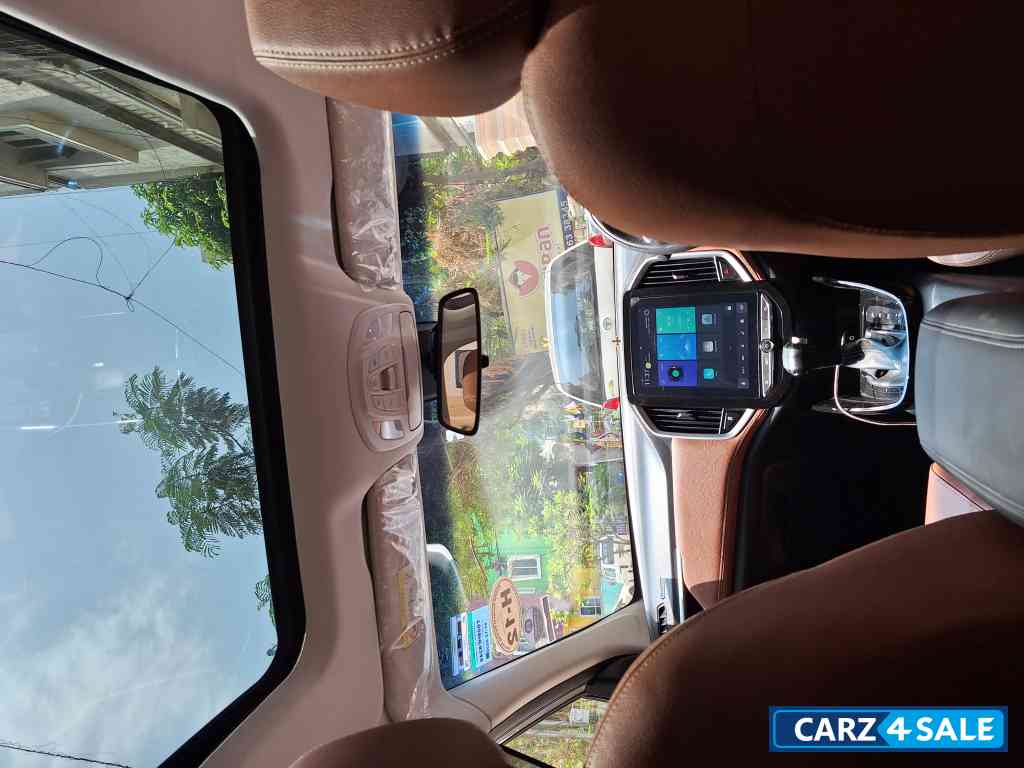 MG Hector Plus Sharp 1.5 DCT Petrol