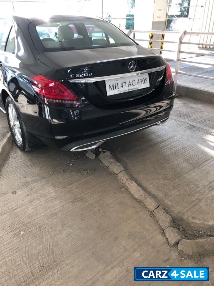 Black Mercedes-Benz C-Class Progressive C220d