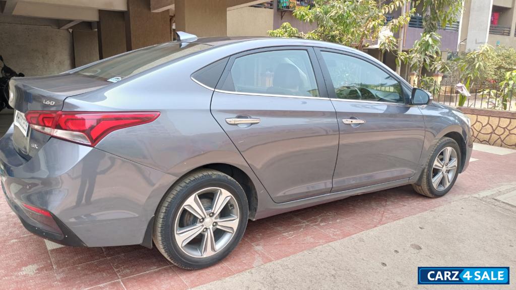 Hyundai  SX(O) 1.6CRDI