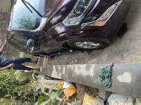 Wine Mahindra XUV W8