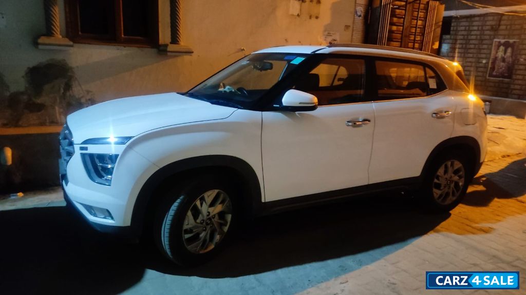 White Hyundai Creta Sx
