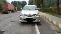 Silver Metalllic Toyota Innova 2.5 v diesel