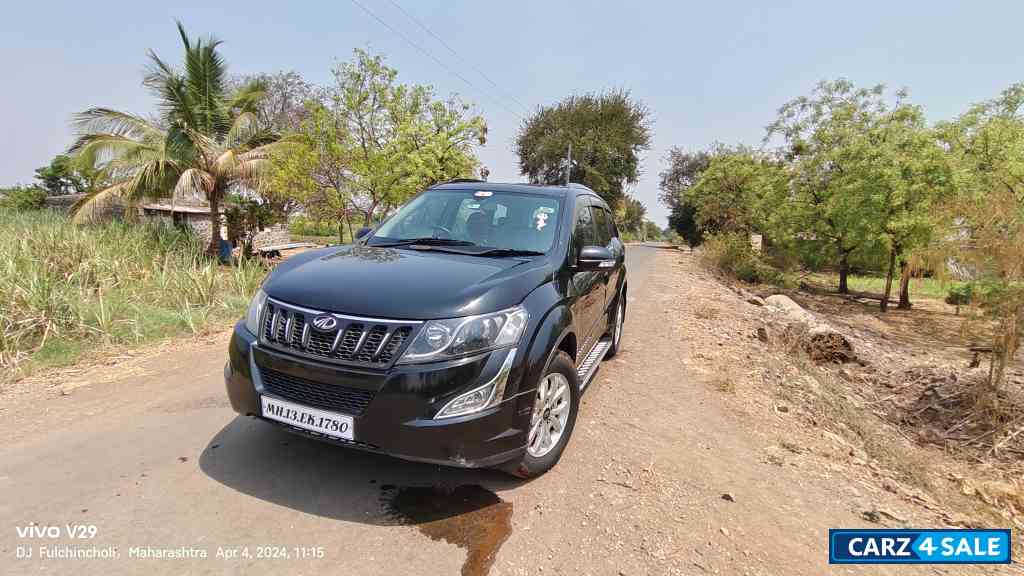 Mahindra XUV 500 W10