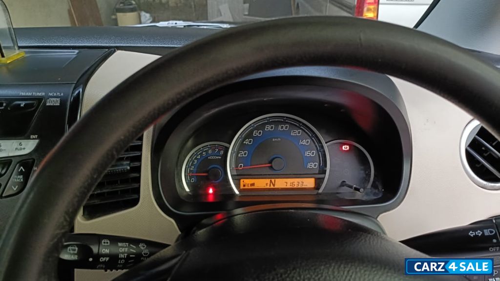 White Maruti Suzuki Wagon R AMT VXI