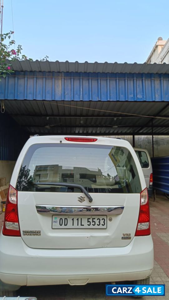 White Maruti Suzuki Wagon R AMT VXI