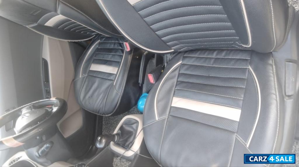 White Hyundai  Grand i10 magna