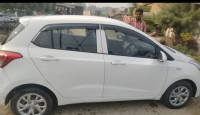 White Hyundai  Grand i10 magna