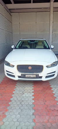Jaguar XE PRESTIGE PETROL