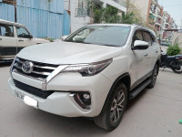 Crystal Pearl White Toyota Fortuner 4x4 AT