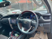 Crystal Pearl White Toyota Fortuner 4x4 AT