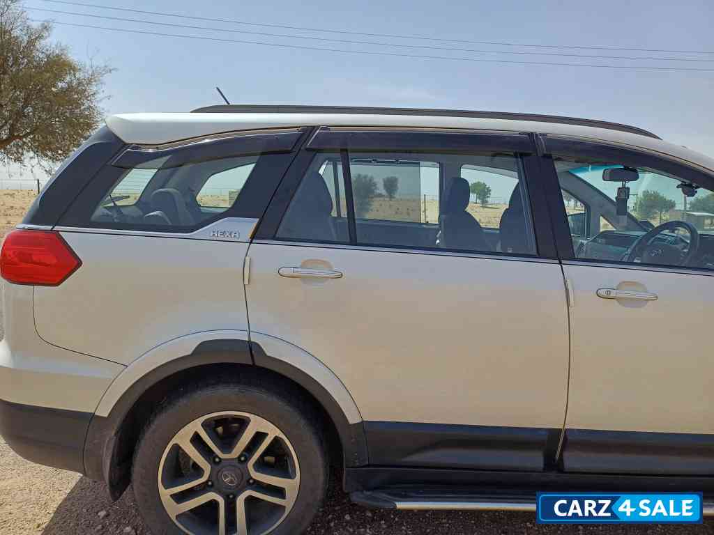 Pearl White Tata Hexa Xt