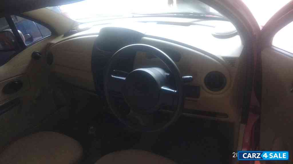 Velvet Red Chevrolet Spark 1.0 PS