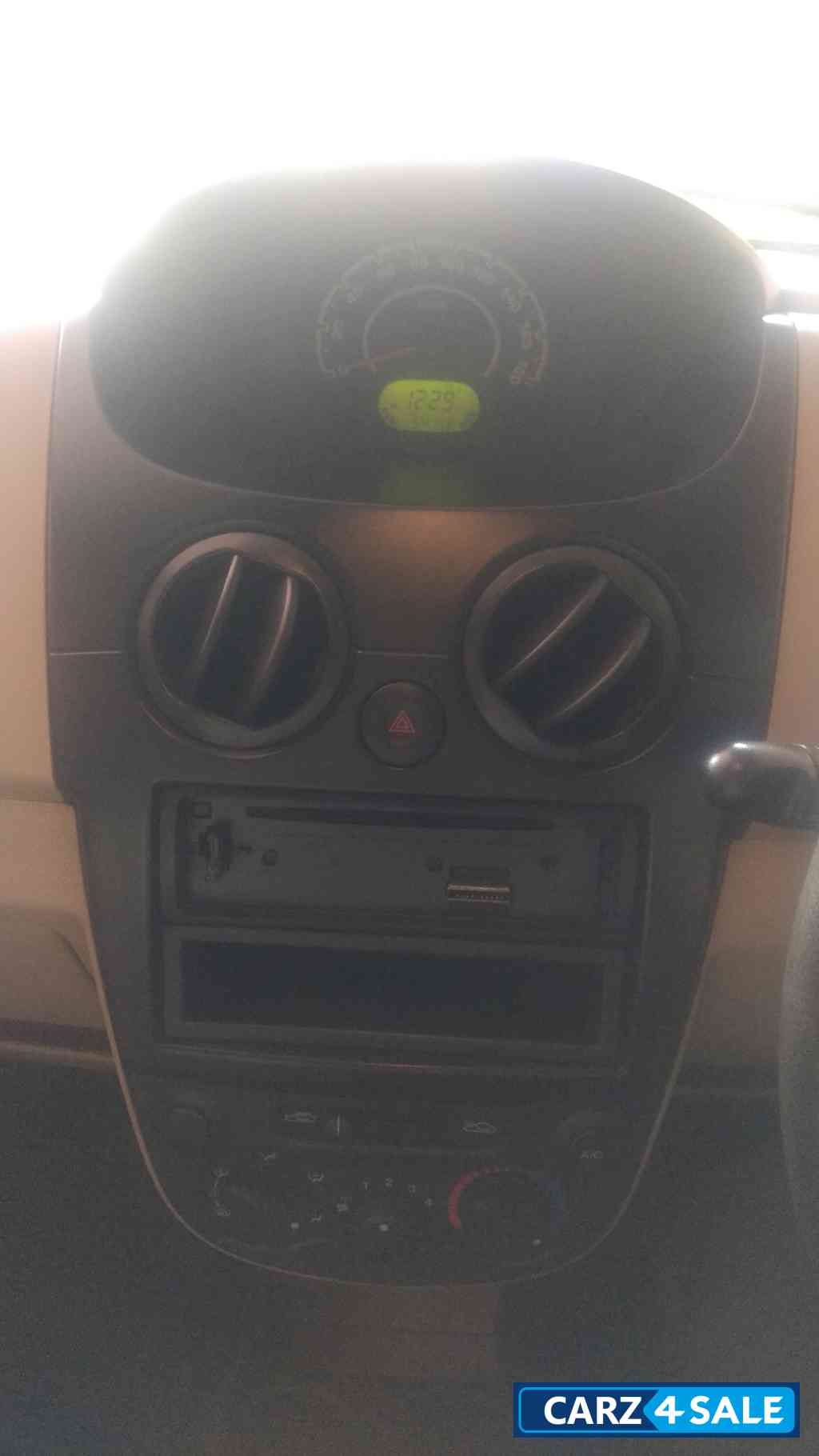 Velvet Red Chevrolet Spark 1.0 PS