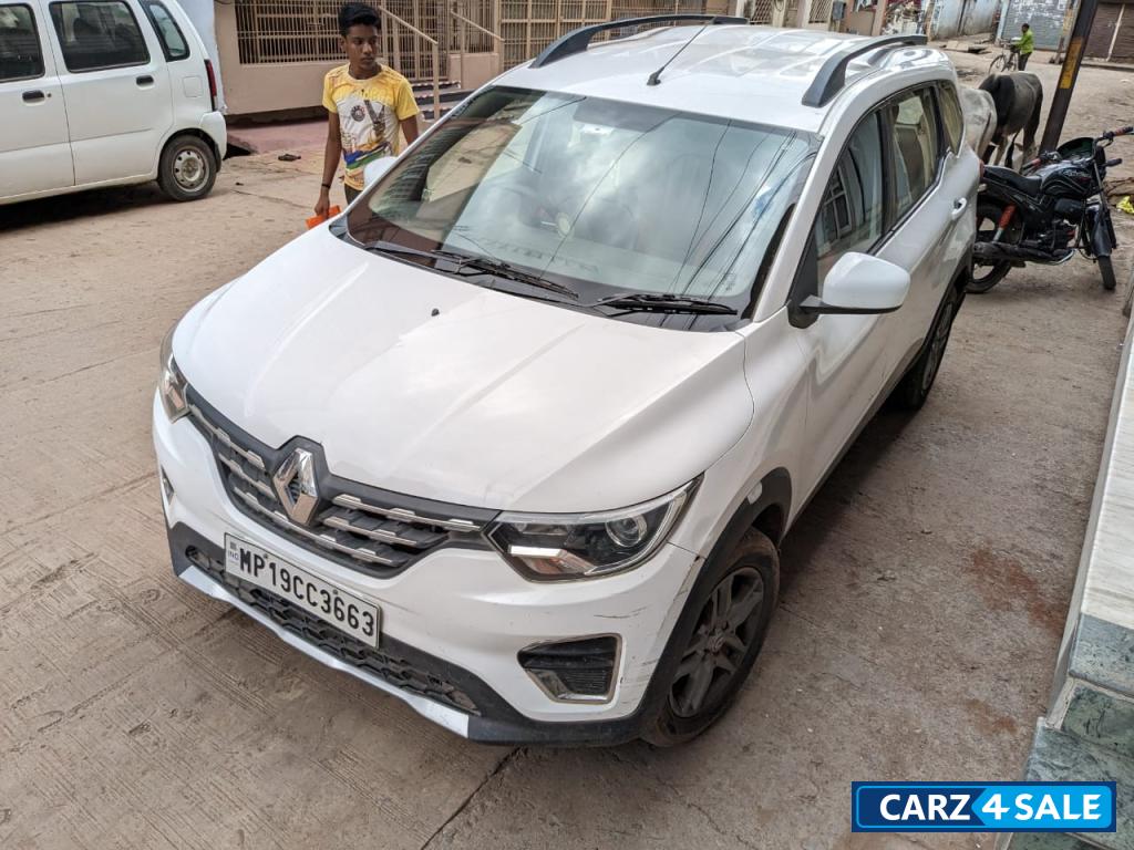 White Renault Triber RXZ