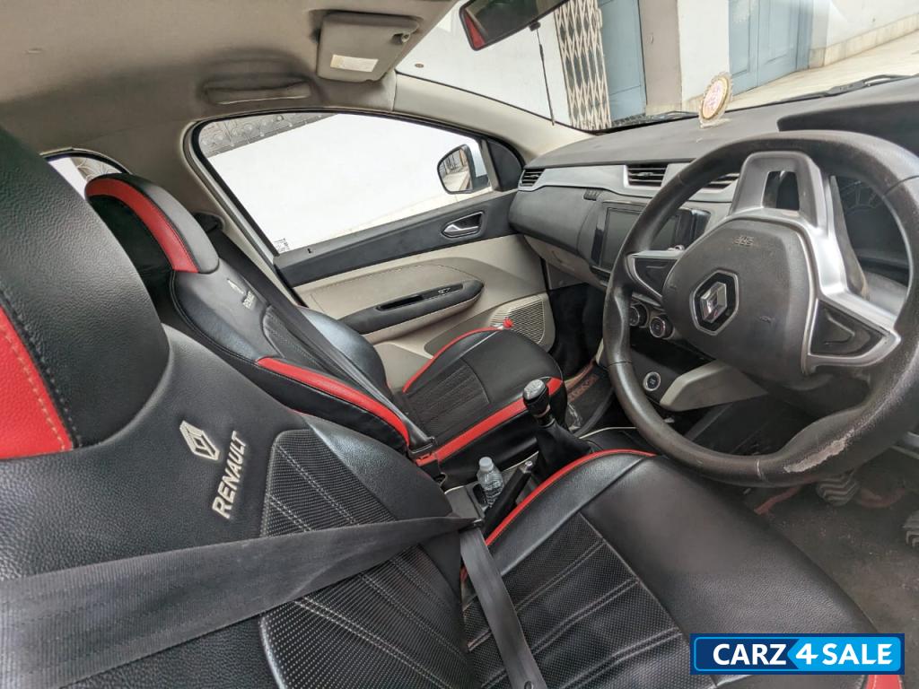 White Renault Triber RXZ