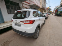 White Renault Triber RXZ