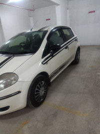 White Fiat Punto Active 1.2