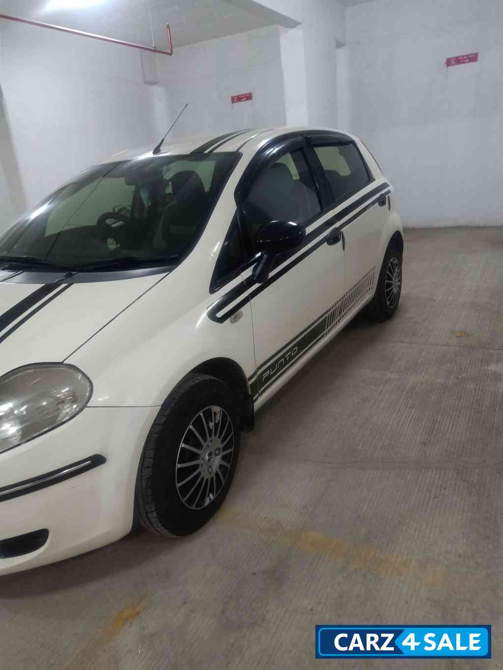 White Fiat Punto Active 1.2