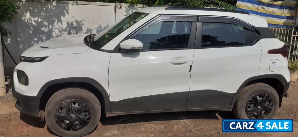 Tata Punch Adventure rethum