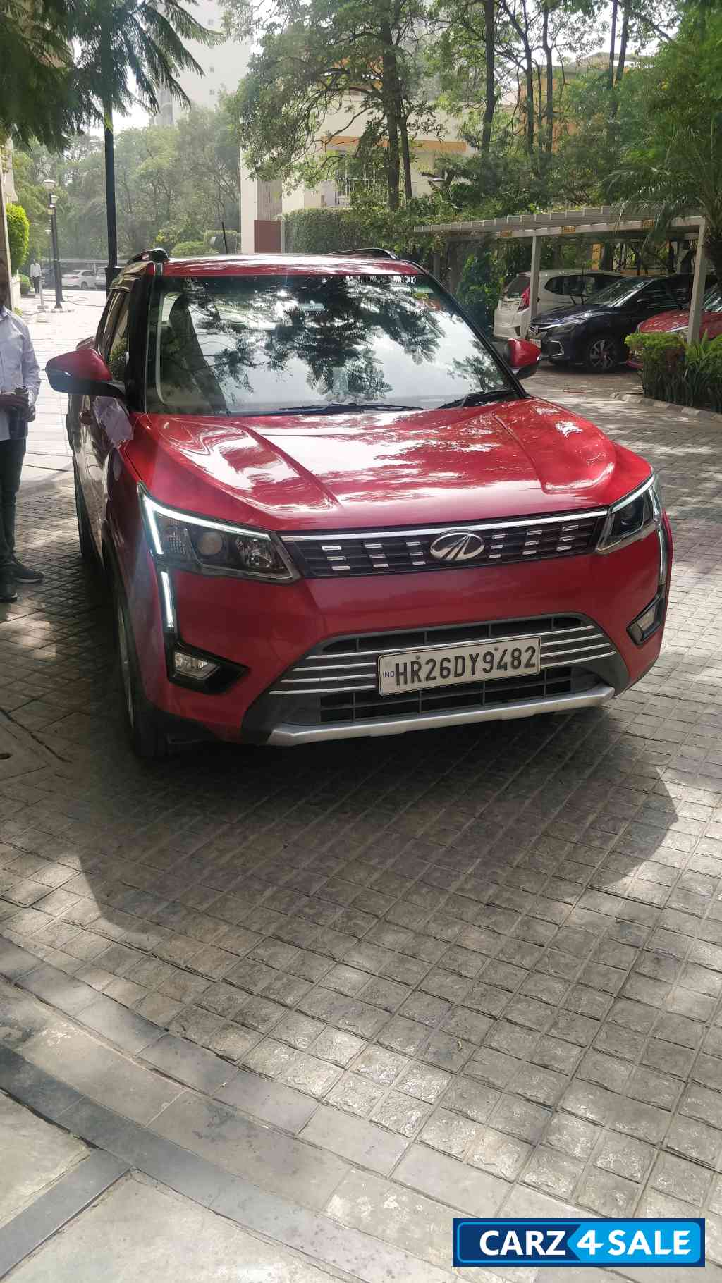 Mahindra XUV300 W6