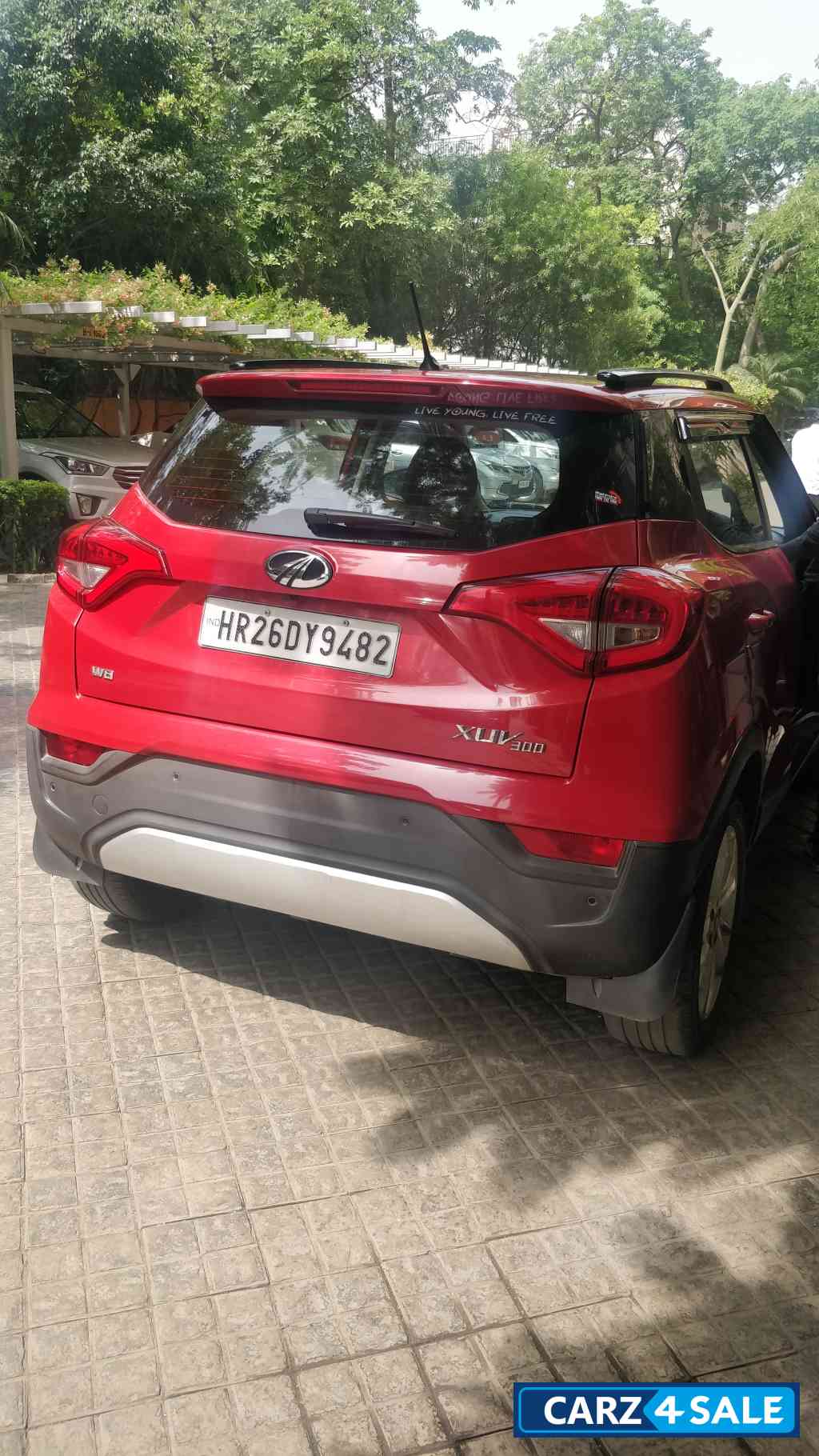 Mahindra XUV300 W6 Mahindra XUV300 W6