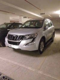 Mahindra XUV 500 R W10 FWD