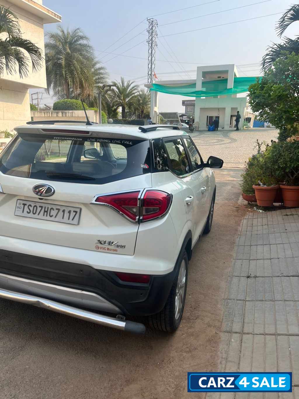 Mahindra XUV300 W8 ATM Mahindra XUV300 W8 ATM