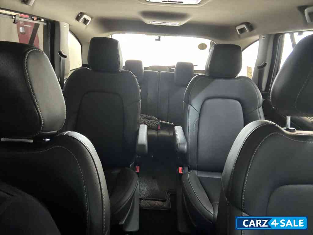 Tata Hexa XT 4*2 6 Seater