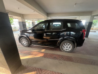 Black Mahindra XUV 500 W10