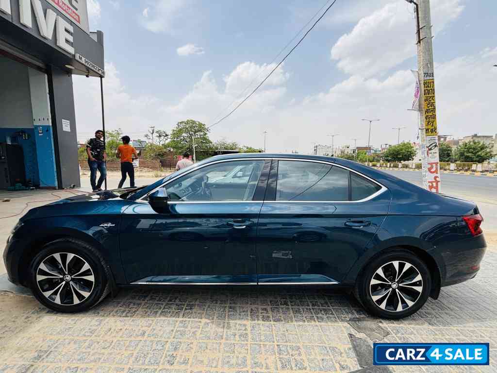 Lava Blue Skoda Superb L & K AT