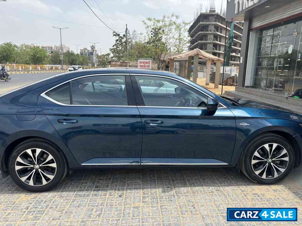 Lava Blue Skoda Superb L & K AT