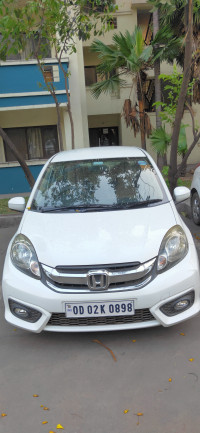 Pearl White Honda Amaze 1.5 S idtech