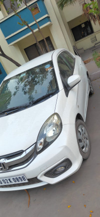Pearl White Honda Amaze 1.5 S idtech