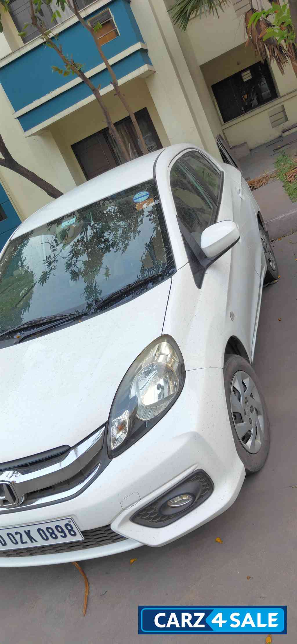 Pearl White Honda Amaze 1.5 S idtech