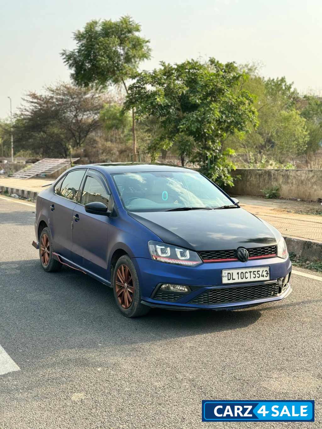 Silver Volkswagen Vento highline