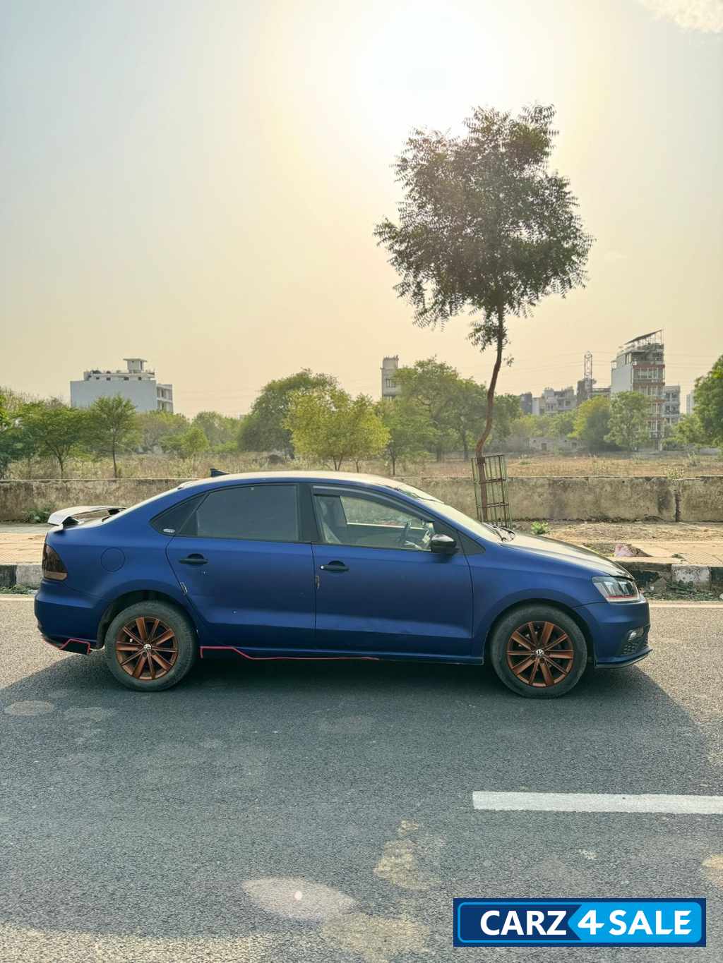 Silver Volkswagen Vento highline